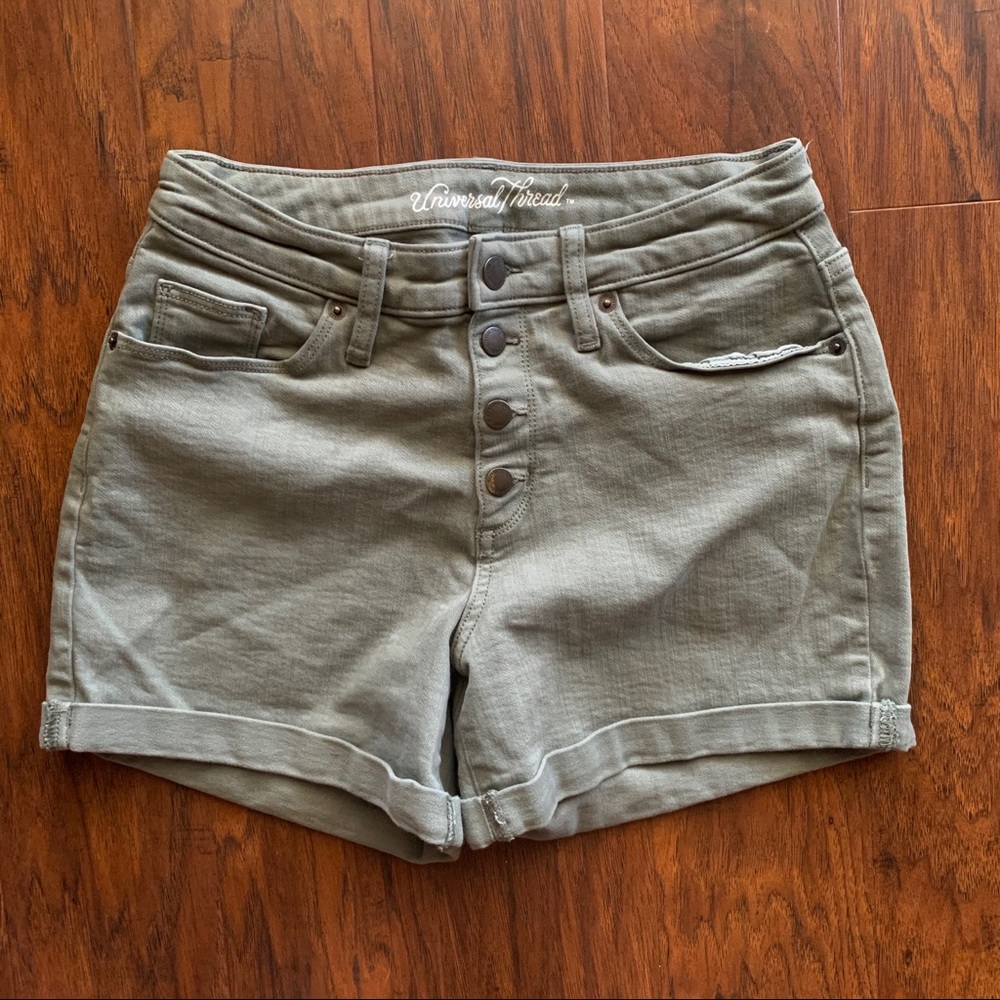 Universal Thread Shorts